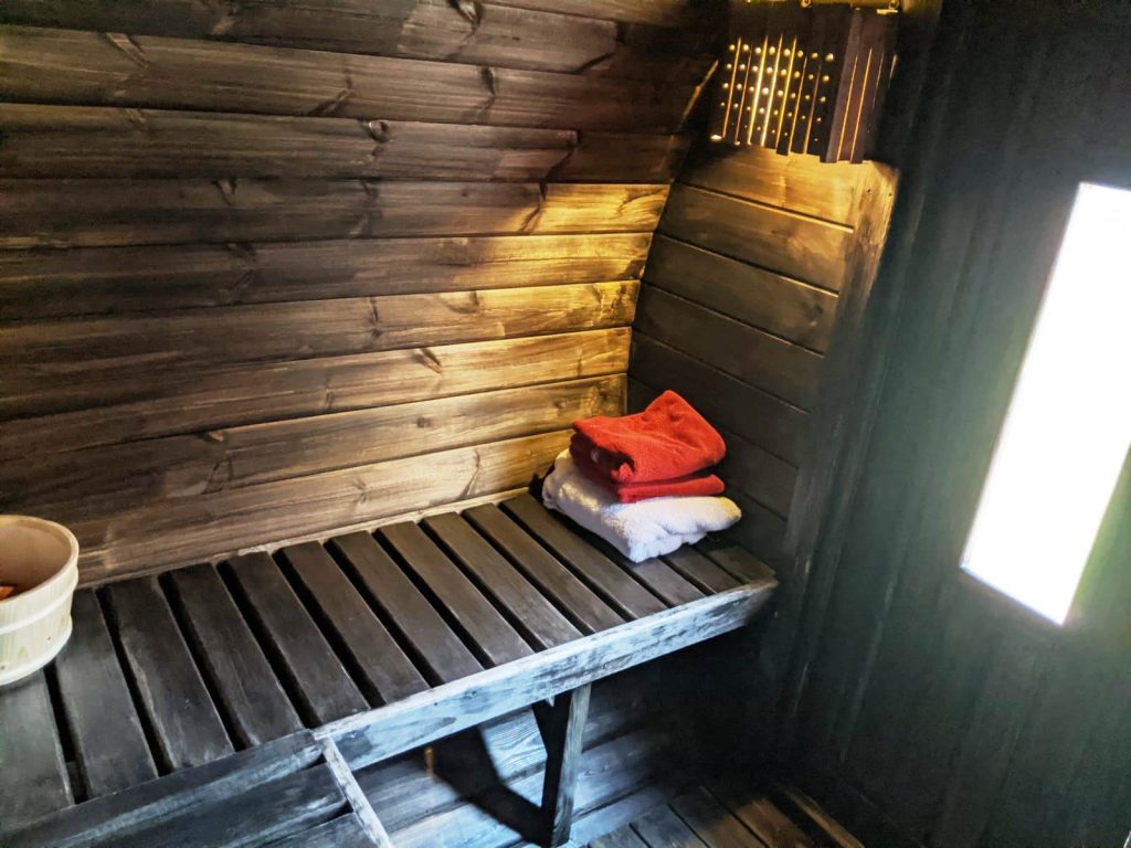 https://www.steamsaunabath.com/sauna/home-sauna/room-kits/infrared-sauna-kits