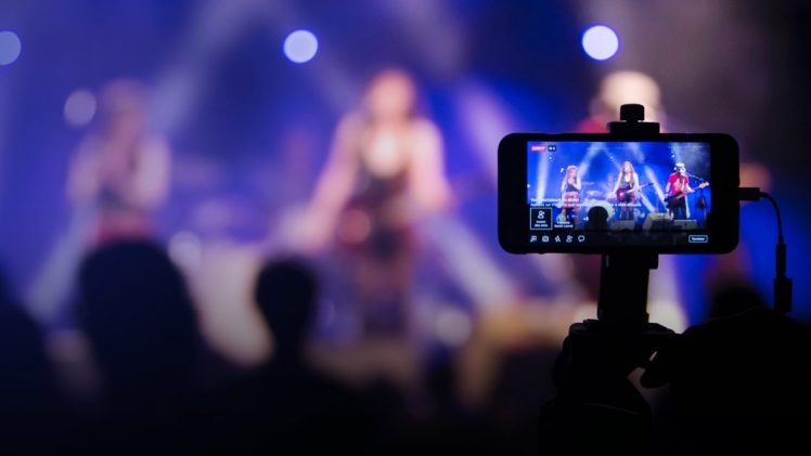 How to prefer and use the live event video streaming service on time?